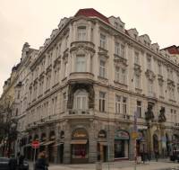 Praha-Gamlebyen, "Oppelt"-huset på hjørnet av Gamle bytorget og Paris-gate;